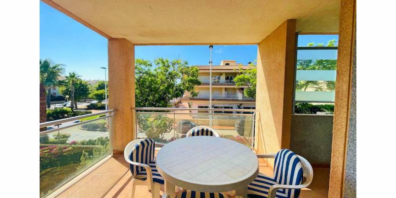 Looking for a stunning holiday destination? This apartment for sale in Javea is waiting for you on the Costa Blanca